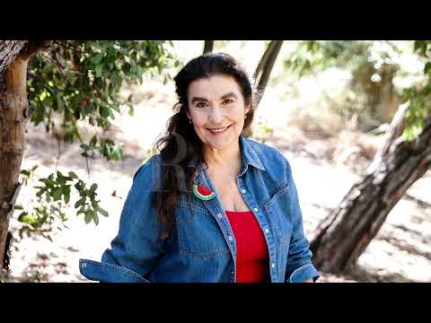 Η Λυδία Κονιόρδου γράφει γράμμα στον ανήλικο εαυτό της