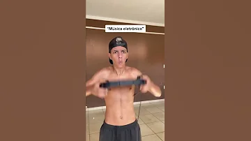 AO PÉ DA LETRA Leozinn Shortz 