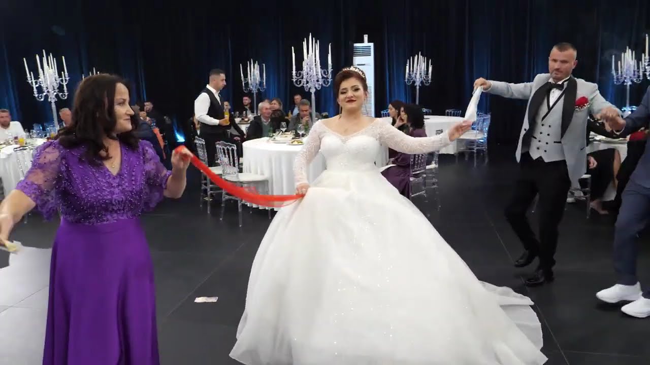 Familja e dhendrit ne valle