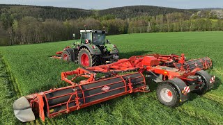 : Gr"unroggen -, Grasernte 2023 - m"ahen & schwaden Traktor Fendt, Case mit Kuhn - Landwirtschaft farmer