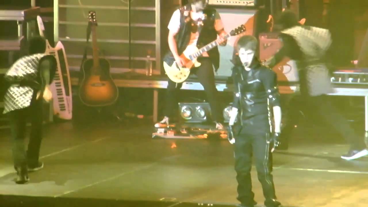 'Never Say Never' Justin Bieber ft. Jaden Smith