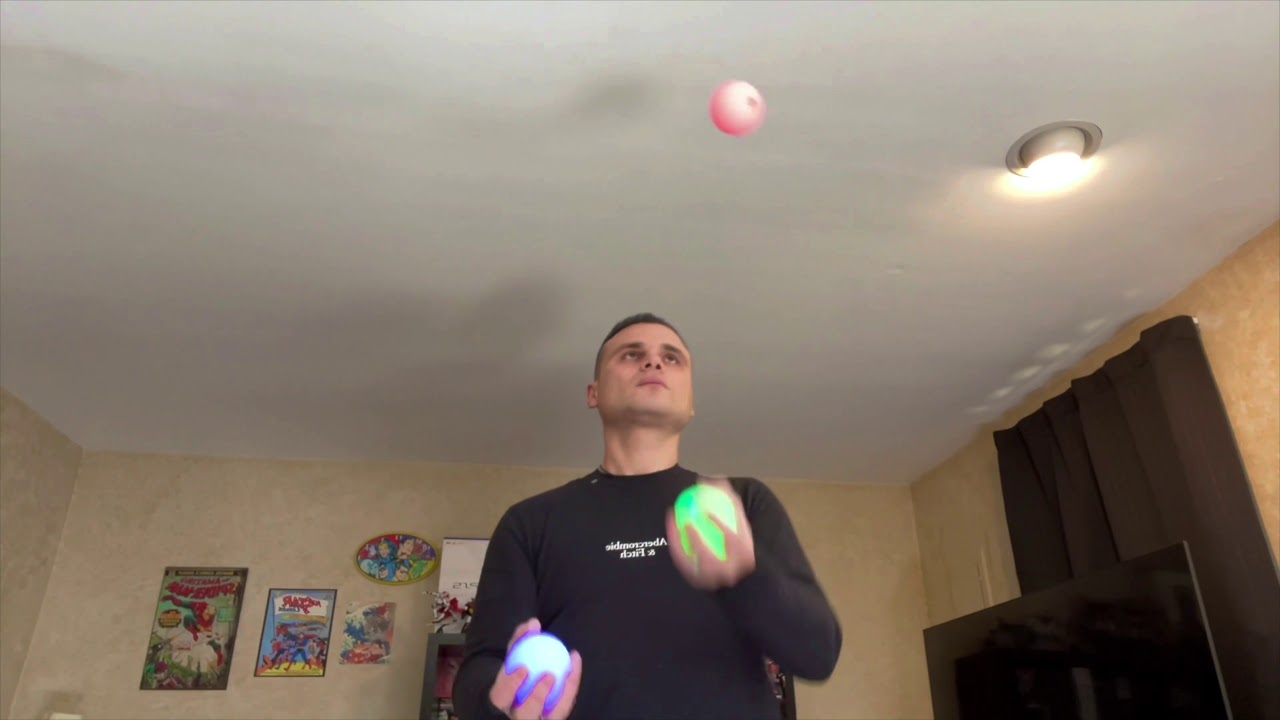 Pro LED Glow Juggling Balls by FLAMES N GAMES.