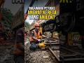 Bagaimana petugas mengangkat kereta yang anjlok❓#keretaanjlok #kereta #anjlok #keretaapi #fyp
