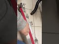 кто-то лезет в машины