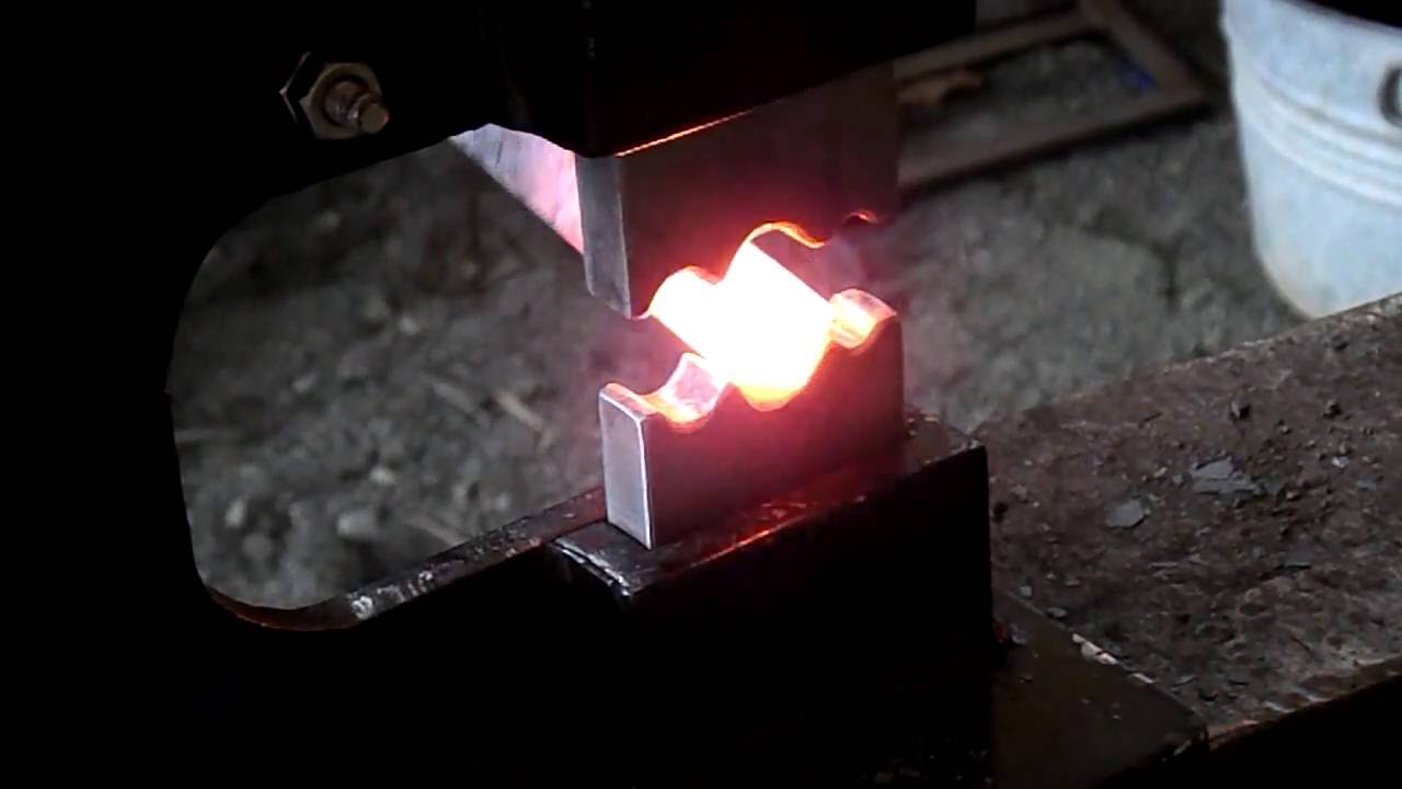 blacksmiths helper Whitlox Guillotine Tool for anvil choose 2 dies 