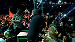 Charly Van Houten setia Band  Di Pintu Langit  Peccahhh