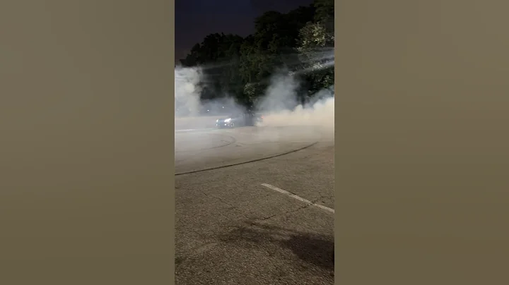 RWD INFINITI G37 DOING DONUTS #g37sedan #vq #donuts #rwd #infiniti #vqfamily #mufflerdelete #intake