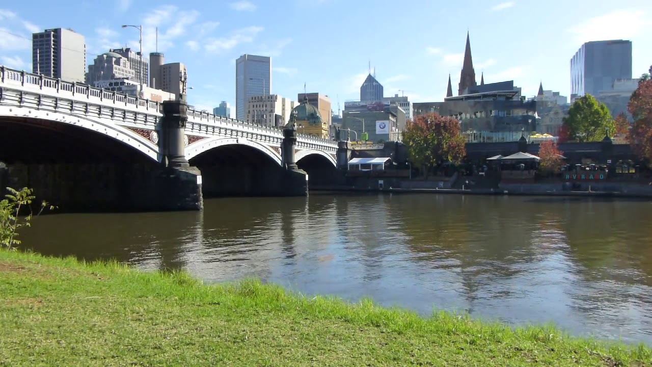 Melbourne, Princes Bridge, Yarra River, Alexandra Gardens: Background video for green screen (free)