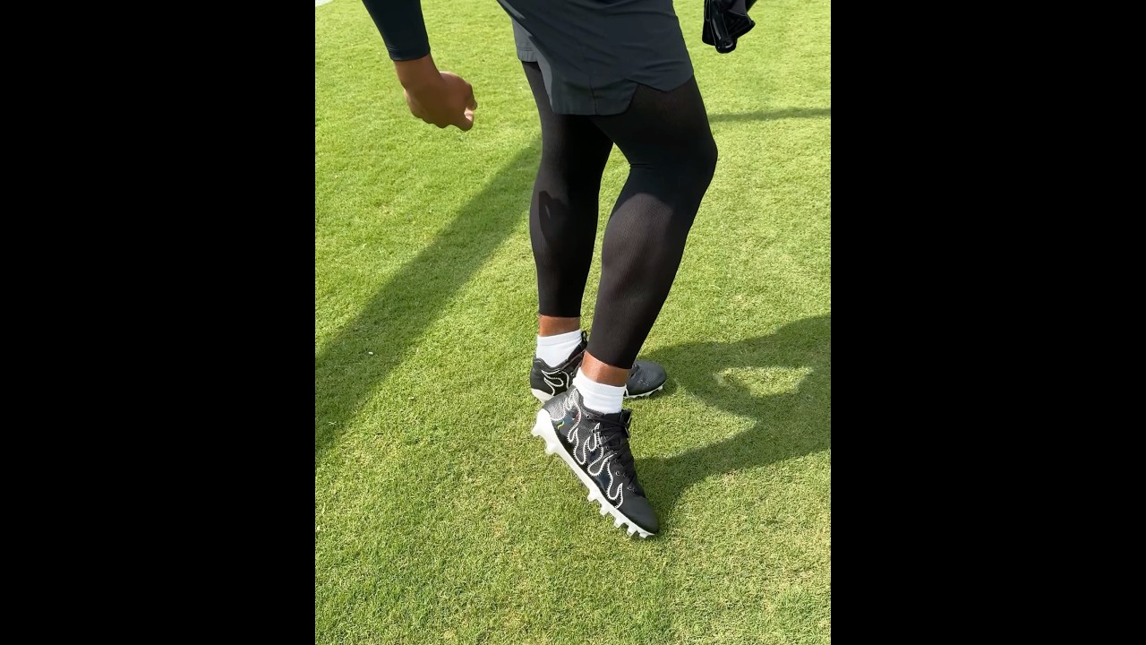 KMO got heat on his feet 🔥 