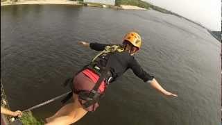 Роуп-джампинг в Киеве / Rope jumping in Kiev on a Pedestrian Bridge (Sep, 2012)(Eng: Our first rope jump. Very scary, but after you've done it you are getting full with a love to everyone around and to the life in general. Beleive me, if you sad or ..., 2012-09-15T20:52:16.000Z)