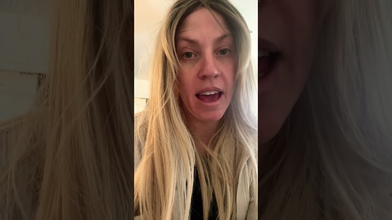 Dr. Dennis Gross aka Dr. Genius’s 10￼ chemical peel wipe. Paired with Vitamin C & Collagen serum!