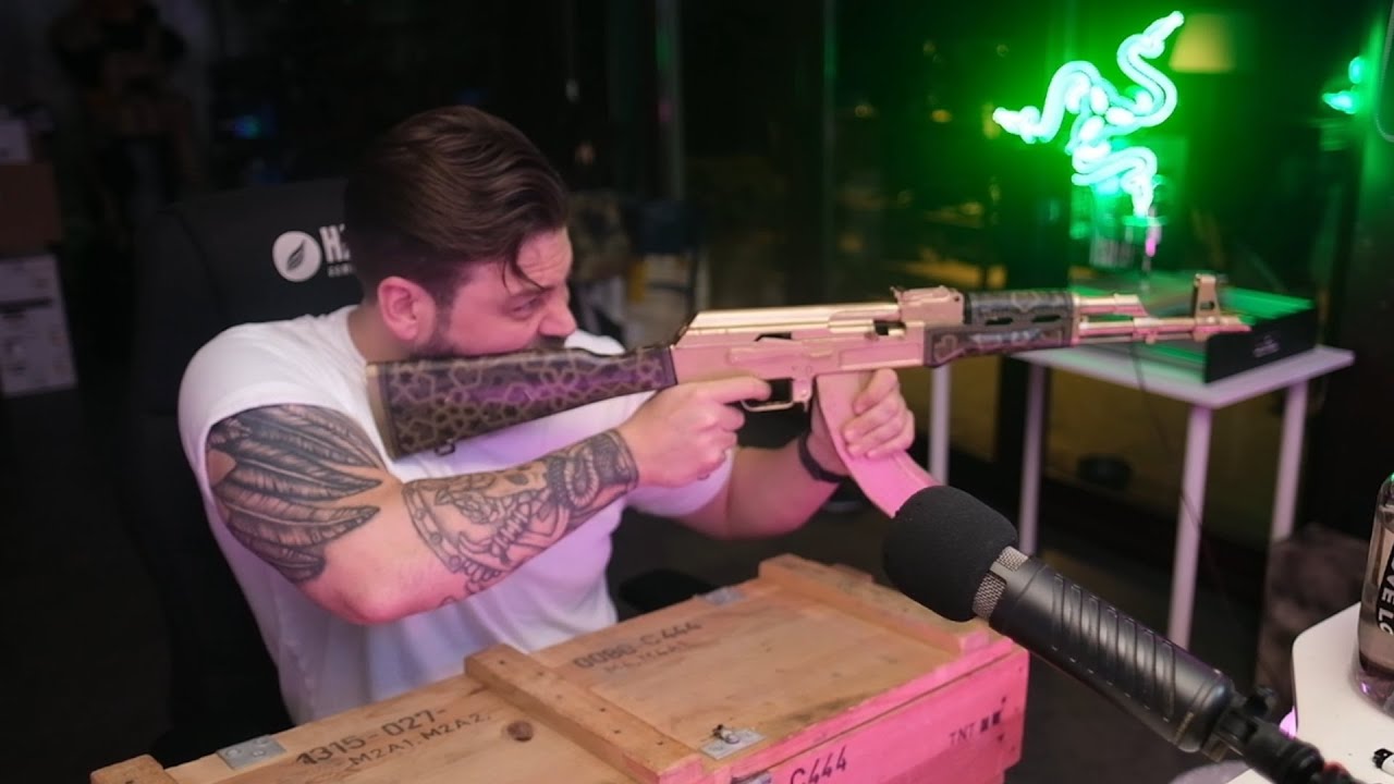 Elraenn İzleyicisinin Gönderdiği Doğum Günü Hediyesini Açıyor