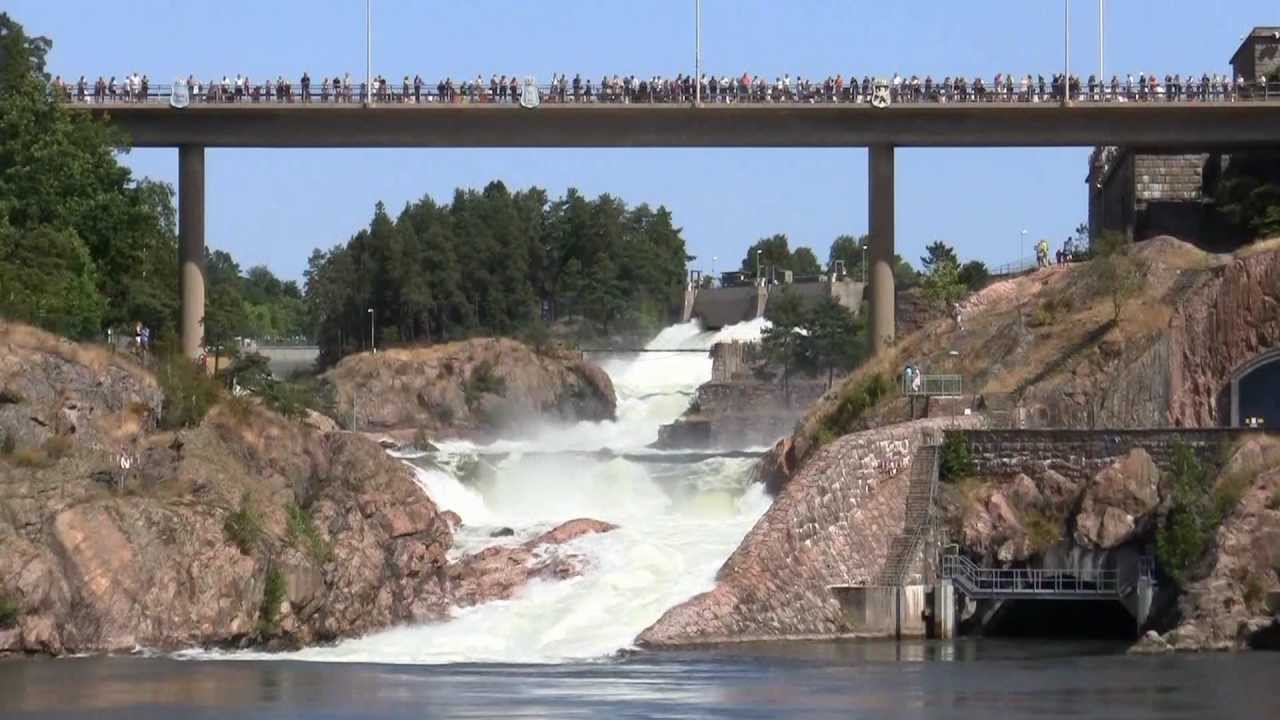 The waterfalls in Trollhättan, 2011.