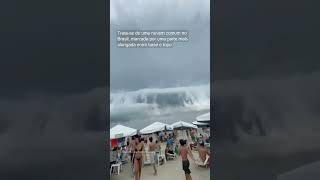 Nuvem com formato de 'tsunami' impressiona banhistas em Bertioga, no litoral de SP; veja vídeo
