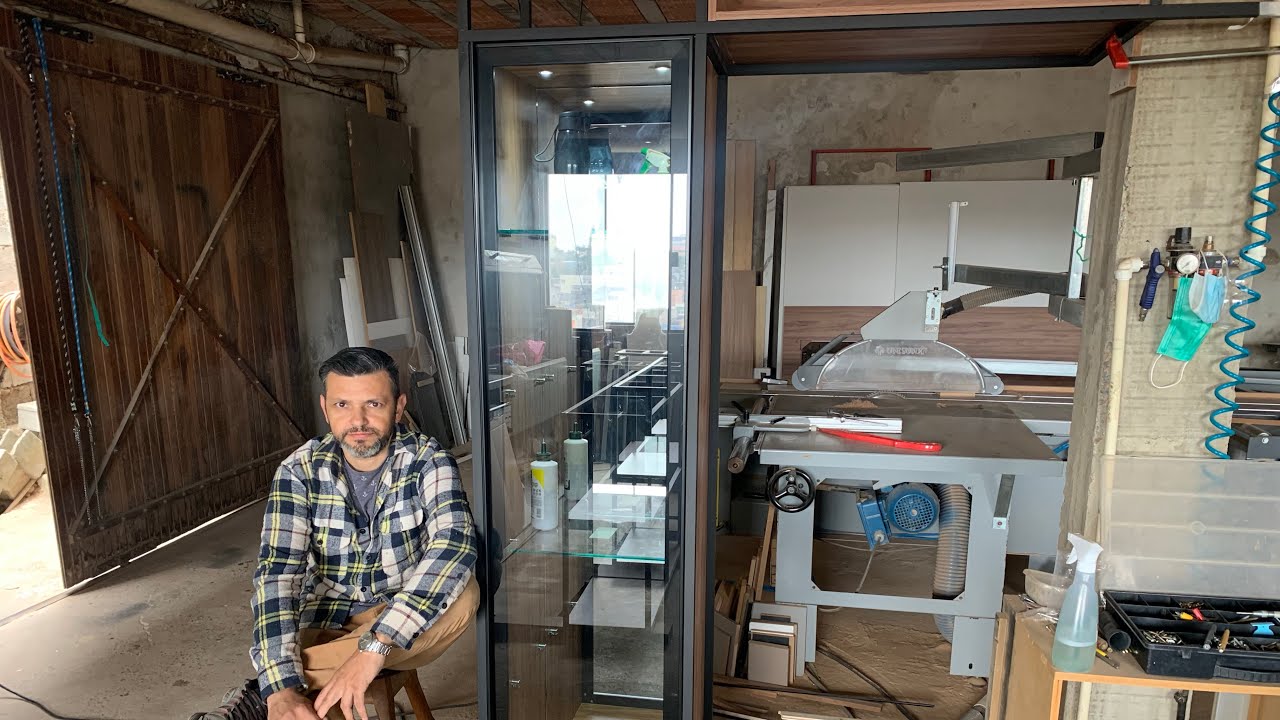 Fazendo uma porta de alumínio, para cristaleira. Estilo industrial metalon.