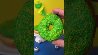 Donuts da Copa Melhor Bocado, com recheio de chocolate e cobertura de chocolate com confeitos #donut