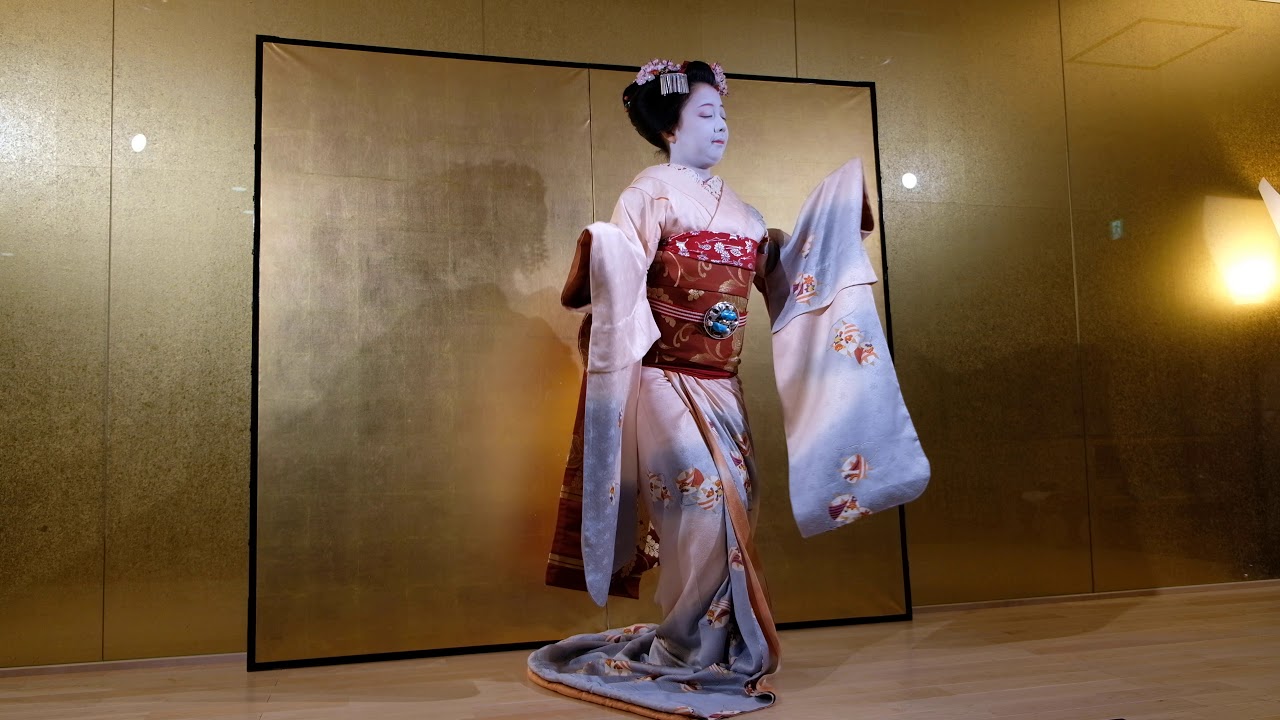 宮川町【舞妓】ふく典さん─春雨 kyoto maiko