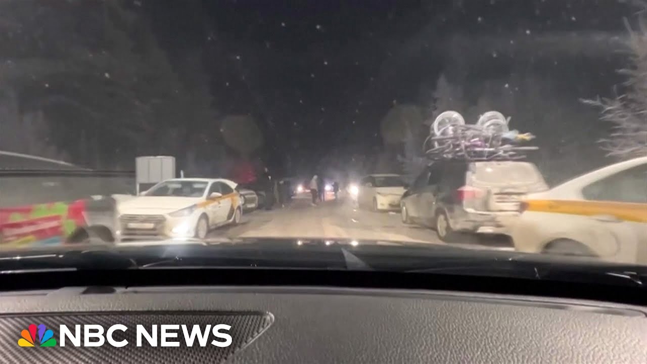 Long lines form as Finland closes border crossings with Russia