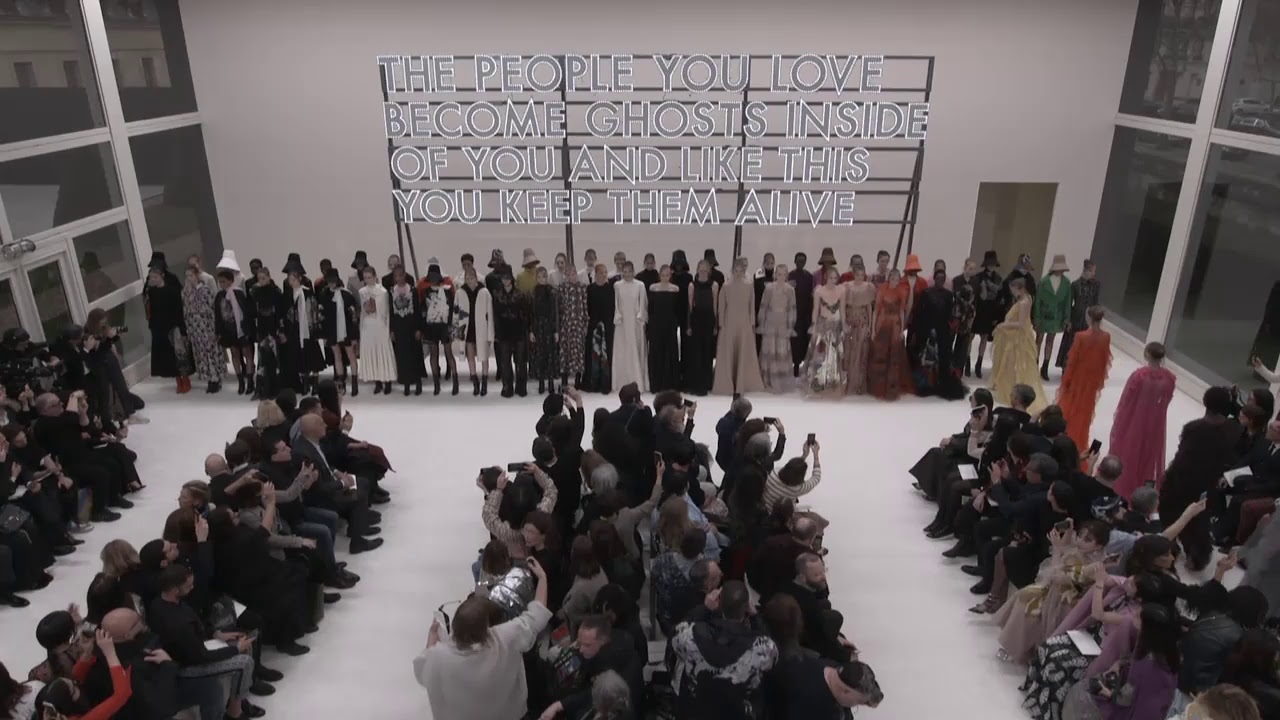 VALENTINO WOMEN'S FALL/WINTER 2019-20 SHOW