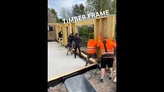 Dream team on a home extension slotting our #lowenergy #timberframe system into place 🙌