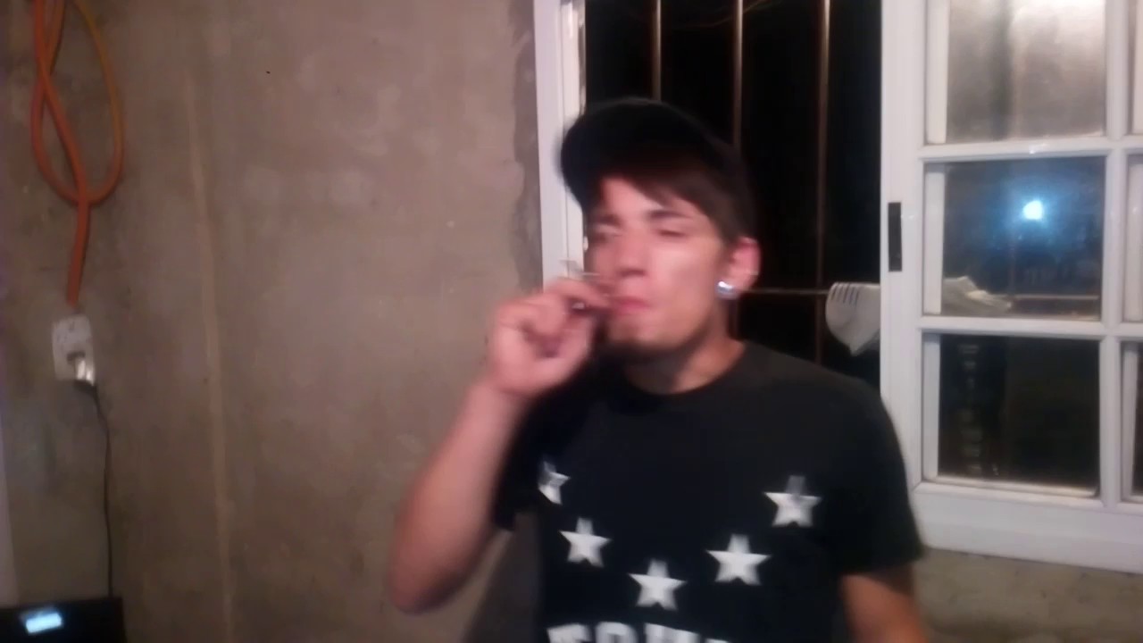 inprovisasion en la aldea con el rastafari