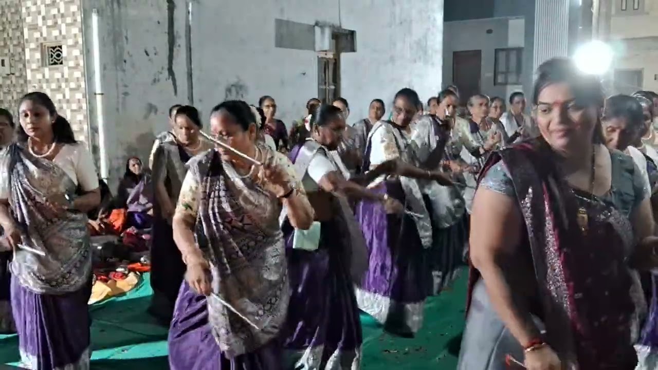 ચંદ્રલોકમાં ,થાળ ,બહુચરમાની વાટ  જોઈ ઊભી રહી 