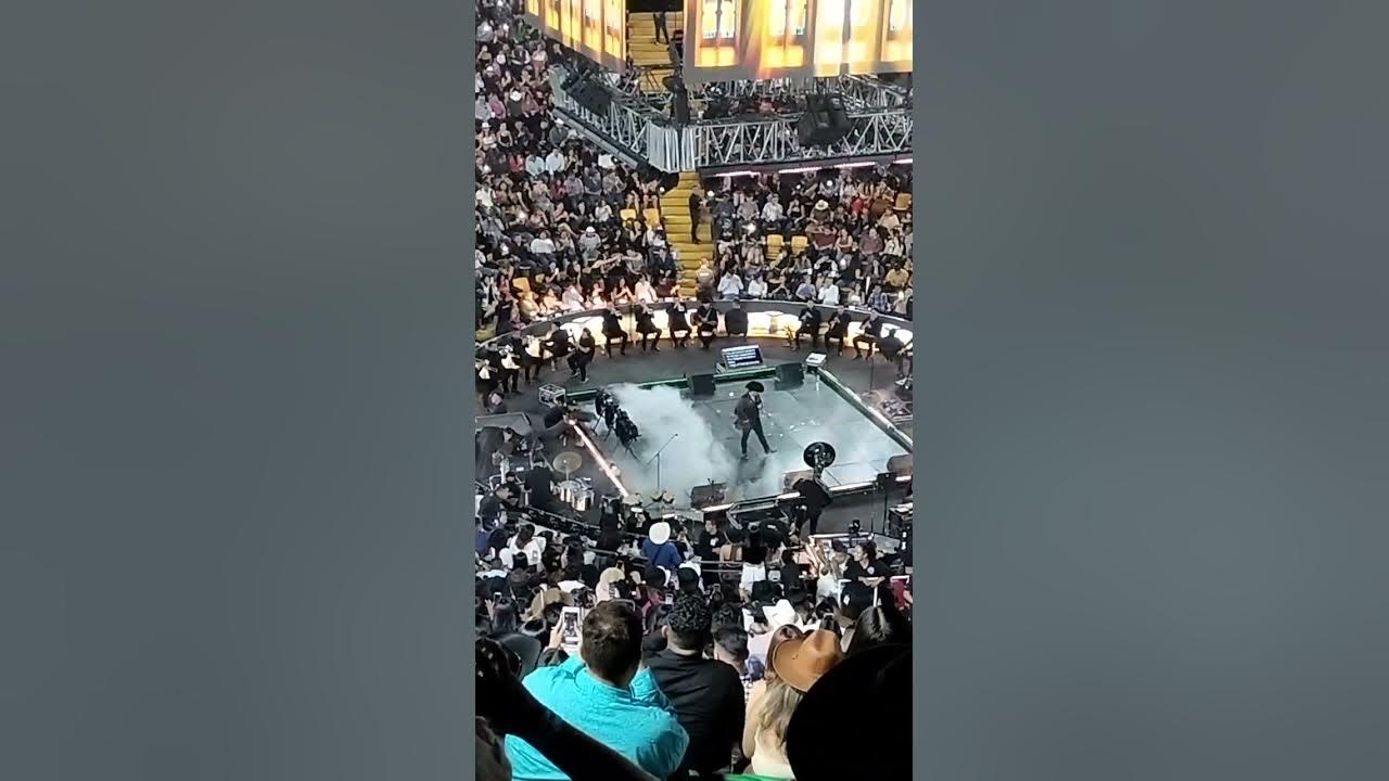 Alfredo Olivas El Vals del Olvido Palenque de León Gto. YouTube