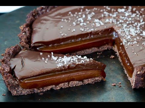 Video: How To Make Salted Caramel Chocolate Pie