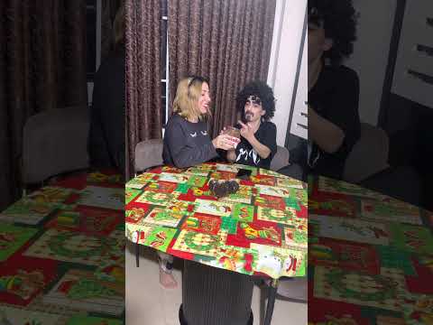 كانت بدها لحظة حب مثلهم بس ما توقعت إنو إيد جوزها بهالشكل