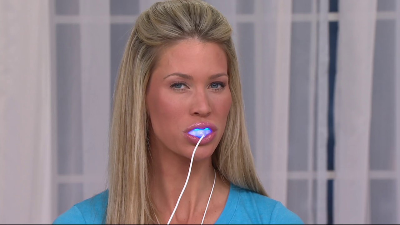 GLO Science Brilliant Teeth Whitening Device with Maintenance Pen on