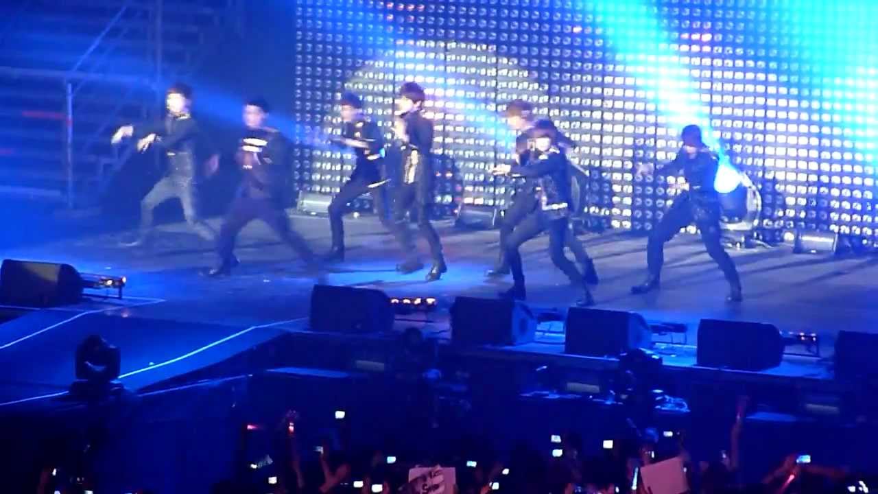 U-kiss - 0330/Tick Tock/빙글빙글 Medley & Neverland (Music Bank in Paris)