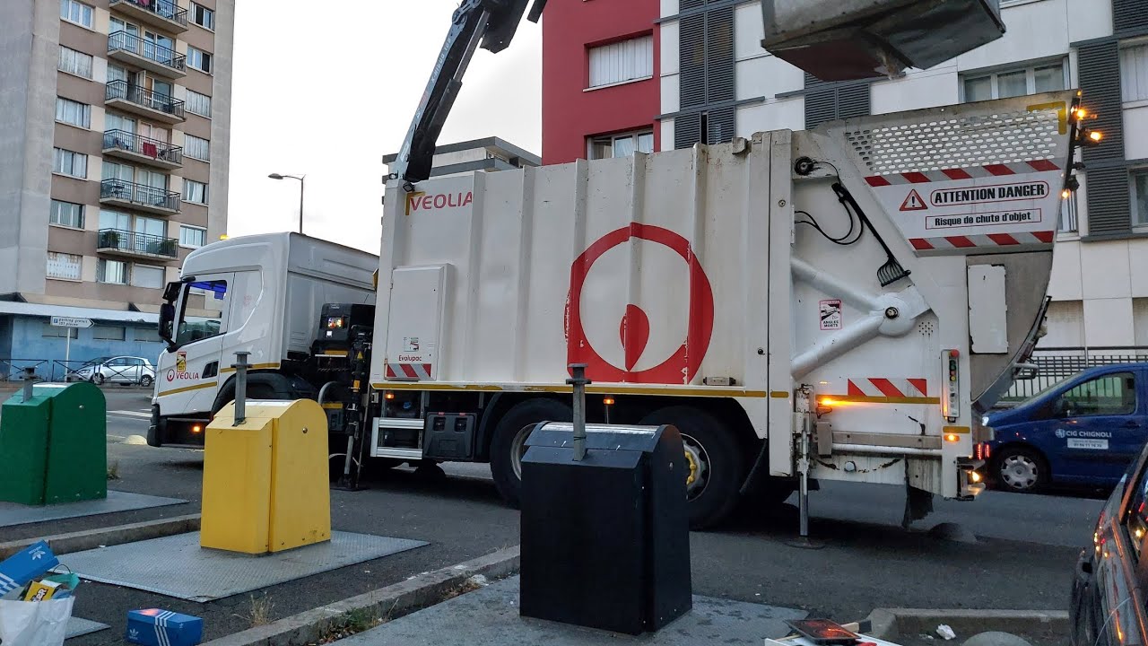 CAMION POUBELLE GRUE semat x scania collecte PAV