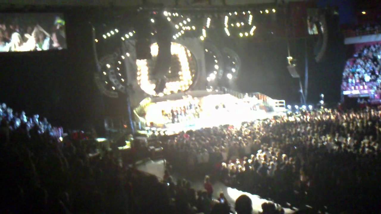 Whitney Houston- I wanna dance with somebody