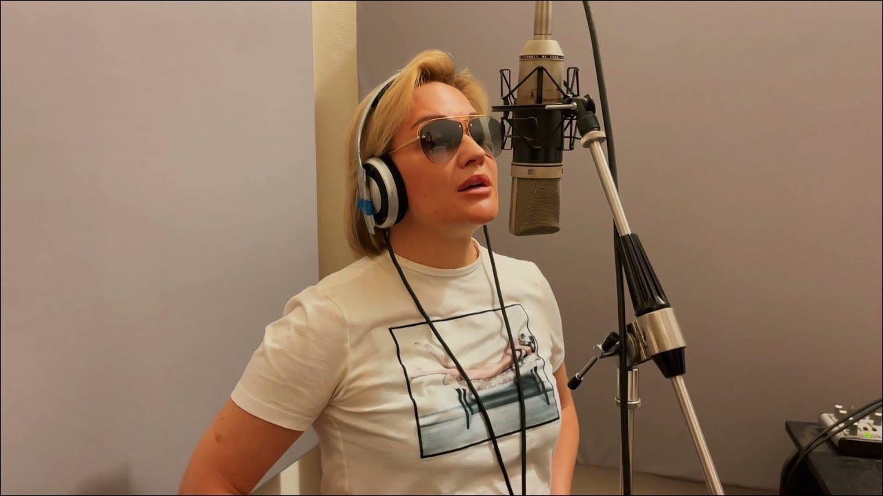 шугалей буланова песня. булановой путь домой. татьяна буланова клип платье в горошек. татьяна буланова путь домой. татьяна буланова 2020 единственный дом.