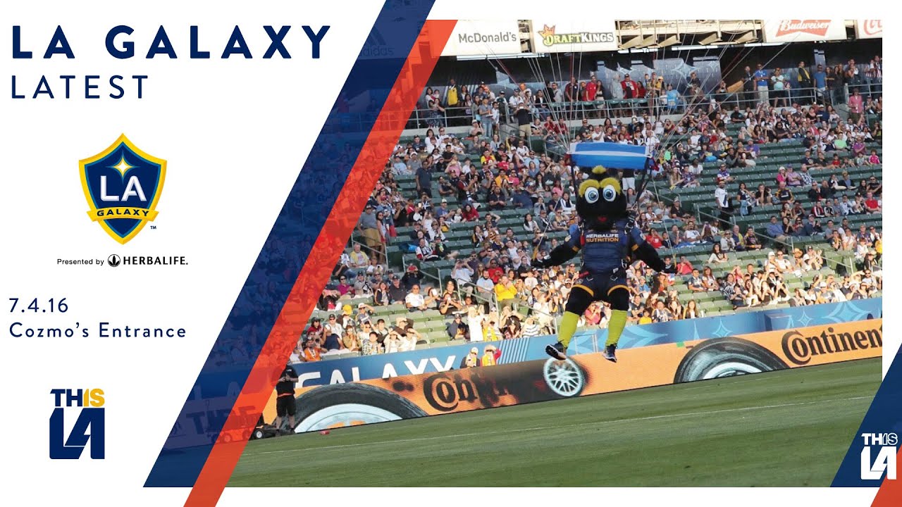 WATCH: LA Galaxy mascot Cozmo parachutes into StubHub Center on the 4th