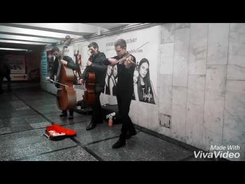 EVAND нереальные ребята в переходе