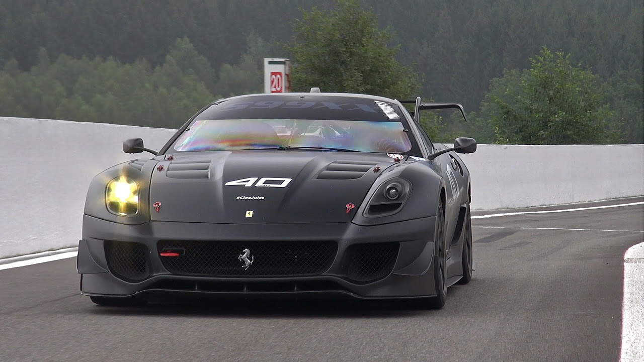 Ferrari 599XX Evoluzione in Action! Brutal Accelerations