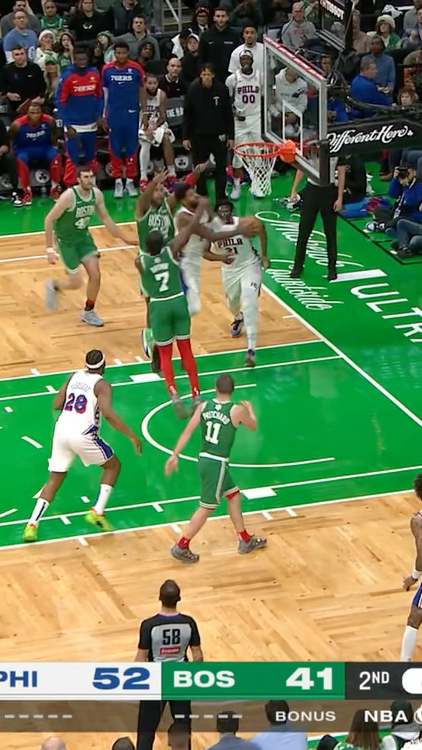 76ers crisp ball movement leads to a nice finish for Paul George!