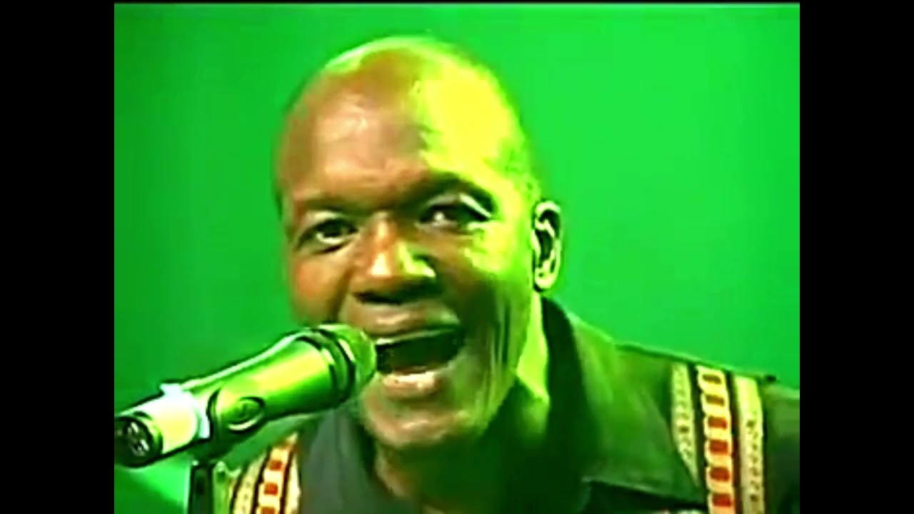 Watch Roberto y Su Zafra - Dando Vueltas (En Vivo) on YouTube Watch Roberto y Su Zafra - Dando Vueltas (En Vivo) on YouTube