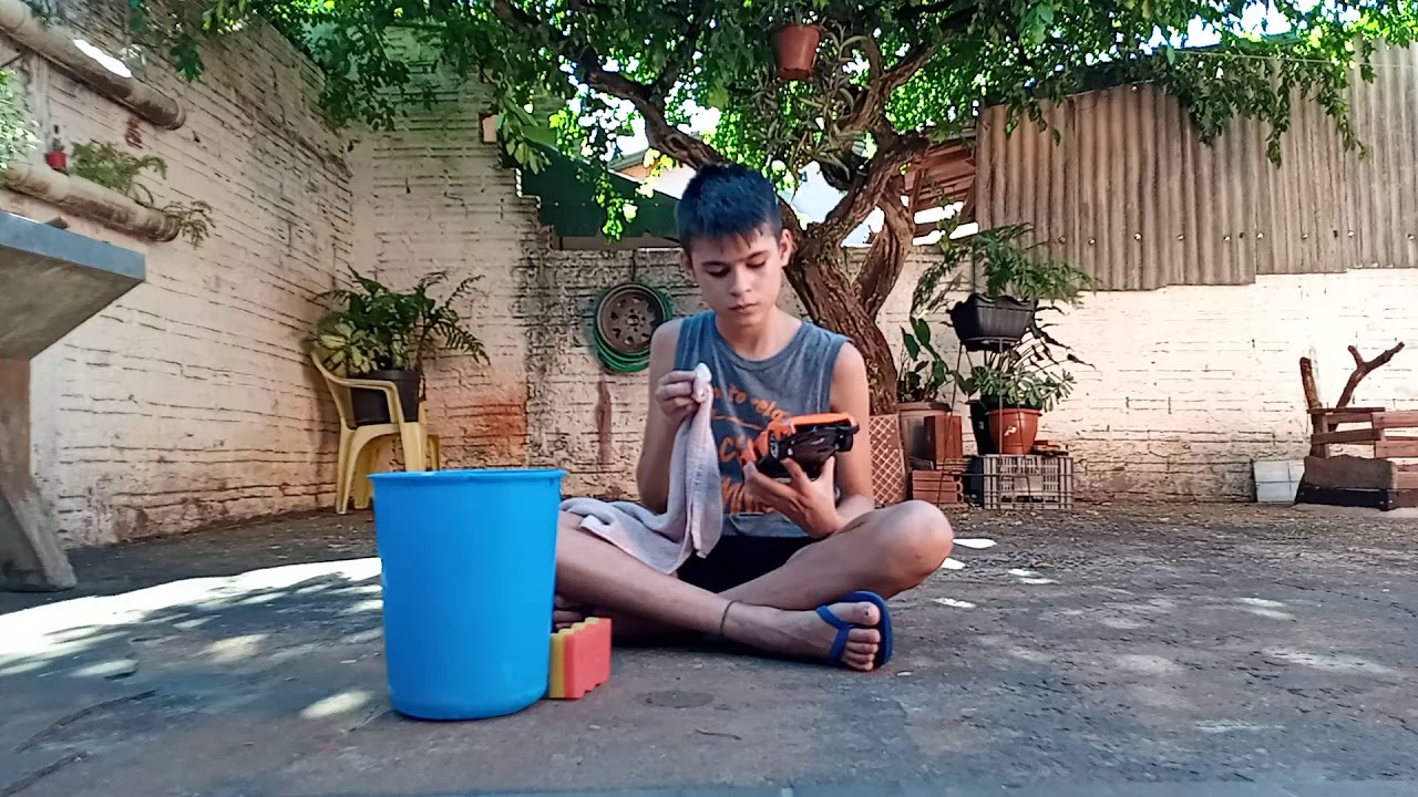 LIMPEI MEU  CARRINHO DE CONTROLE REMOTO  ! 《ficou brilhando》!