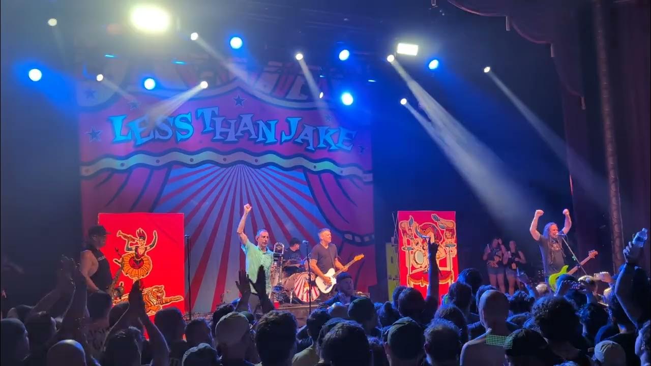 Less Than Jake - All My Best Friends Are Metalheads (Live at Royal Oak Music Theatre) Less Than Jake - All My Best Friends Are Metalheads (Live at Royal Oak Music Theatre)