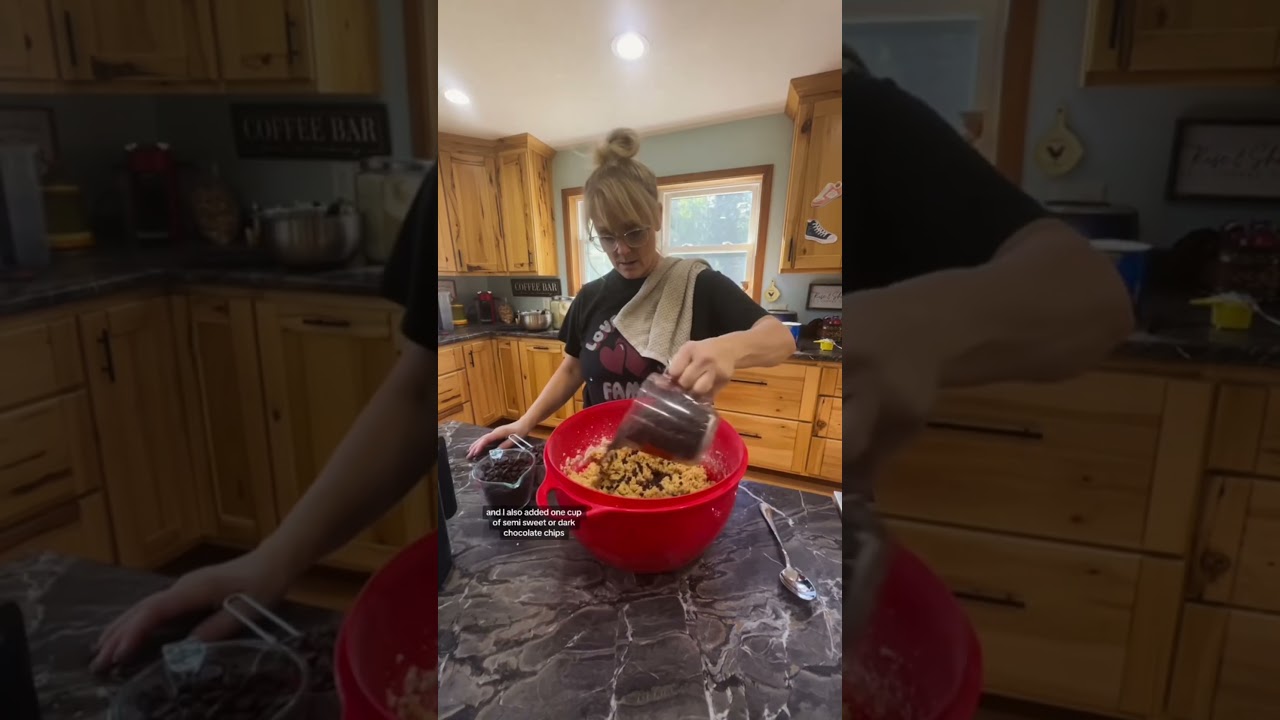 I made COOKiES to take to IZZY AT COLLEGE 🍪😋 