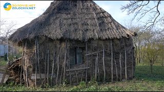 У селі Вороняки збереглася хата під стріхою