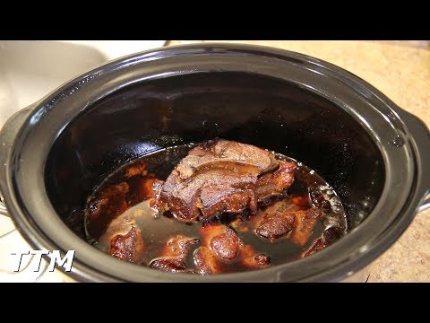 Trisha's pulled pork is made with a twist on her dad's vinegar-based sauce (and it's DELISH!) Get th. 