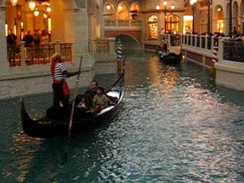 Video: Giro in gondola al Venetian Hotel and Casino