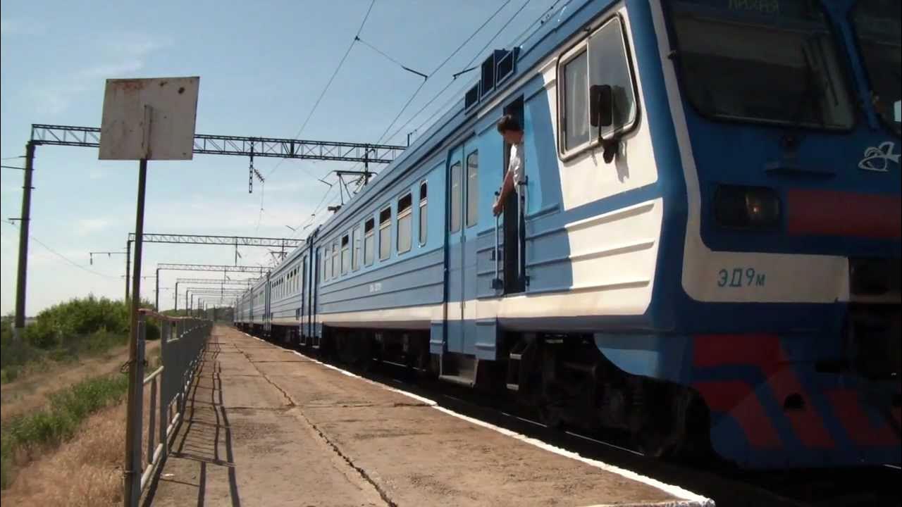 Электричка хапры 1337. Эд93. электричка в дождь.
