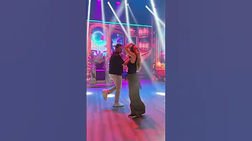 اكرم حسني اغنيه يا خراشي اشترك بقه في الحلاوه والشياكه اشترك بقه 