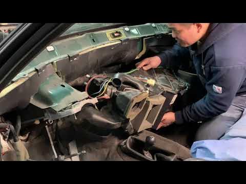 1999 Dodge Dakota: Replacing the heater core. Part 2 - disassembly/reassembly of the HVAC box