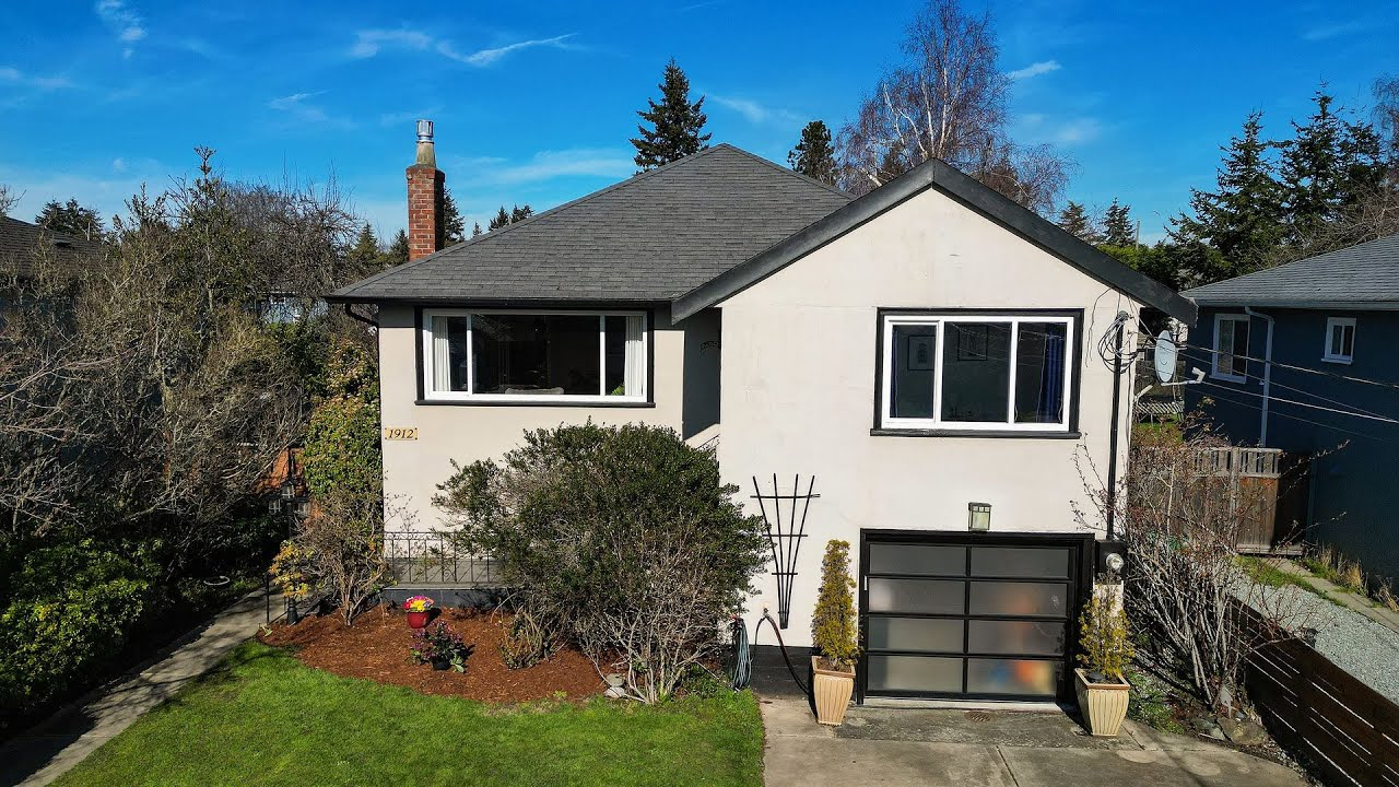1912 Newton Street, Victoria BC