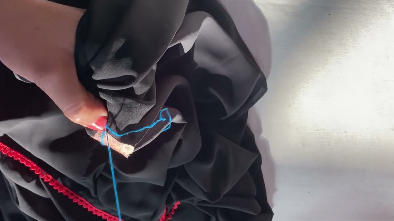 ऐप्लिक वर्क से दिया साड़ी को स्टाइलिश लुक/पैच वर्क 